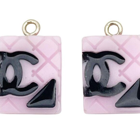 CHANEL Black CC Logos Pink Quilted Stud Earrings Gold Tone 05C Auth w/Box - Picture 1 of 16